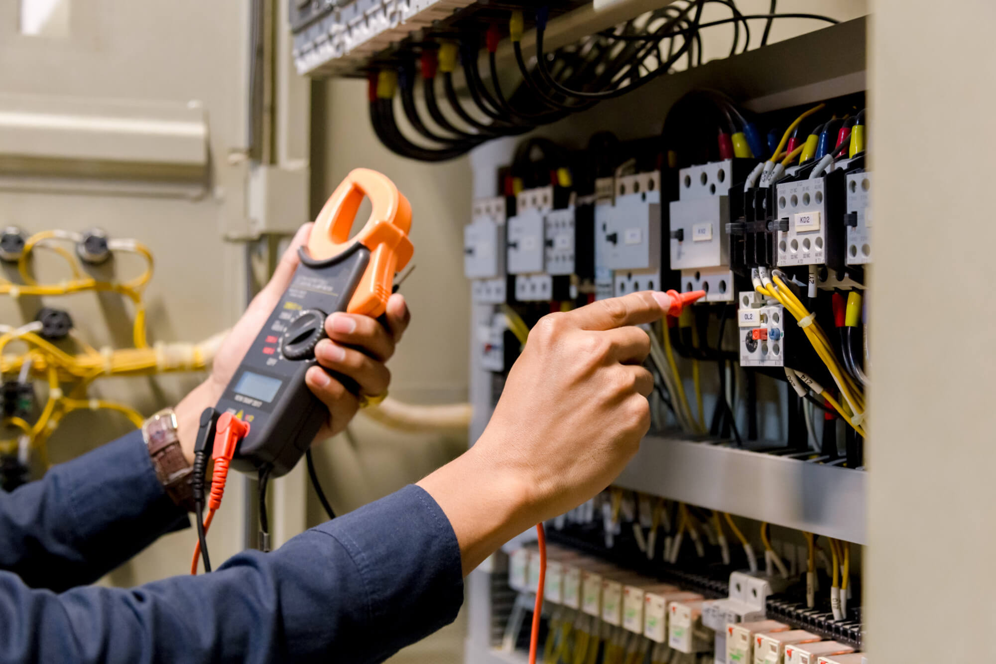 The Benefits of Hiring a Certified and Licensed Electrician in Singapore