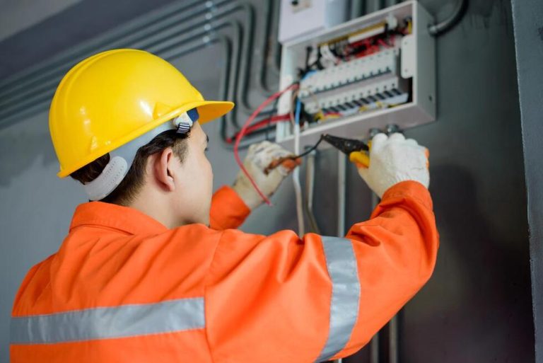 How to Choose the Right Electrician for Electrical Installation in Singapore